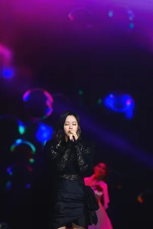 张靓颖唯美浪漫写真图片_8