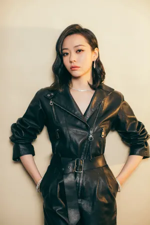 张靓颖皮衣性感甜酷写真图片_3