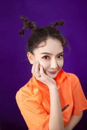 戚薇圣诞麋鹿妆写真图片