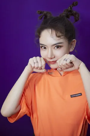 戚薇圣诞麋鹿妆写真图片_1