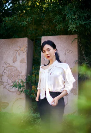 陈数知性优雅魅力写真图片_3