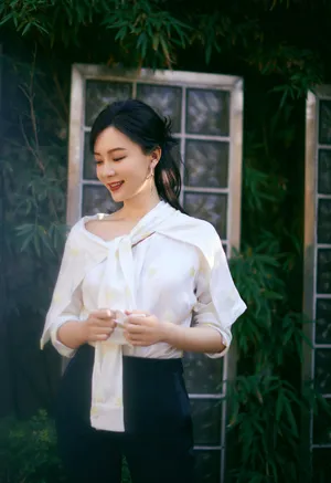 陈数知性优雅魅力写真图片_5