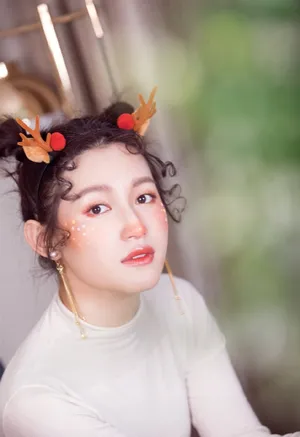 苏青圣诞妆甜美写真图片_3