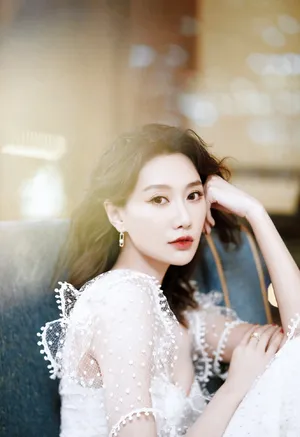 李斯羽百变造型优雅写真图片_8