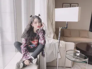 吴宣仪圣诞节性感俏皮图片_3