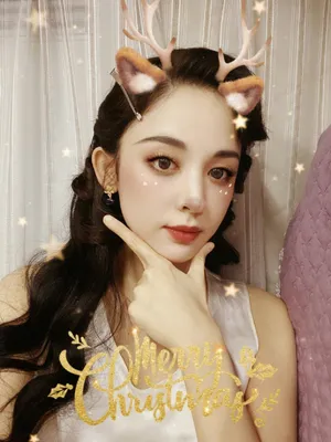 古力娜扎俏皮可爱自拍照图片_3