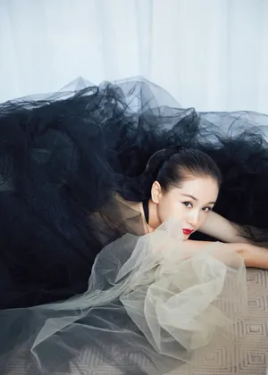 王子文深V礼服性感图片_8