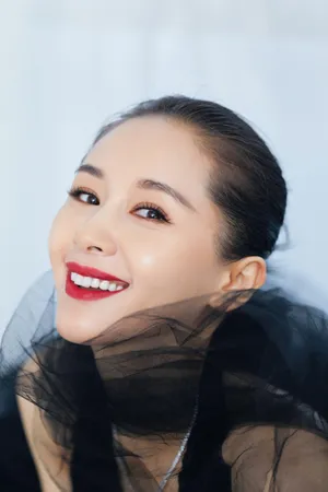 王子文深V礼服性感图片_9
