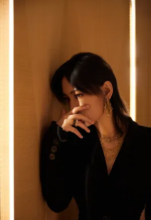 周笔畅时尚酷美写真图片_4