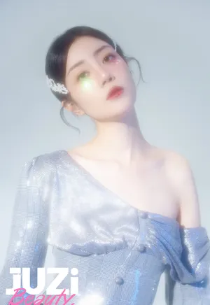 李溪芮清新优雅光影写真图片_2
