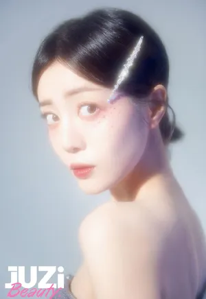 李溪芮清新优雅光影写真图片_3