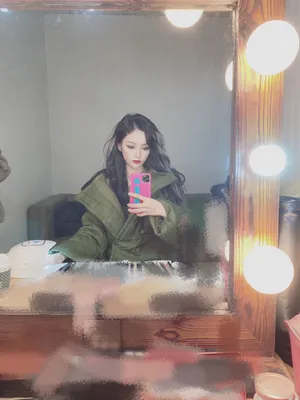 吴宣仪圣诞节俏皮私服照图片_2