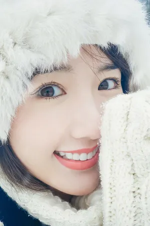 毛晓彤甜美可爱雪地写真图片_3
