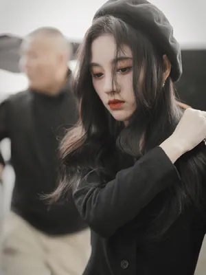 鞠婧祎纯黑性感街拍写真图片_2