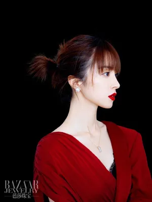 胡冰卿复古红唇性感写真图片