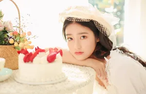 柴蔚优雅迷人白裙写真图片_8