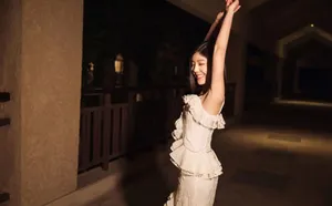 赵奕欢夜景街拍写真图片_8
