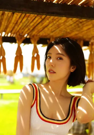 赵奕欢清凉背心夏日写真图片_1