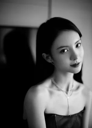 金晨美飒性感皮裙写真图片_7