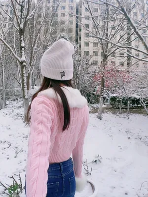 宁心露脐装雪景自拍图片_3