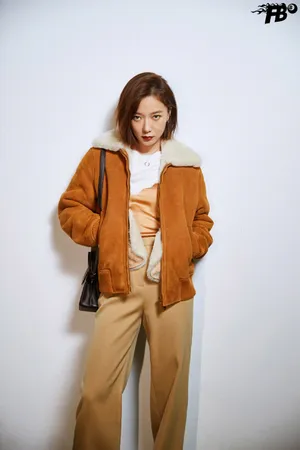 王珞丹焦糖色甜美写真图片_2