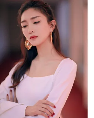 江疏影简约优雅写真图片_4
