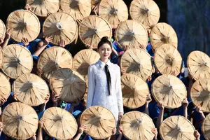 张天爱甜美养眼活动照图片_5