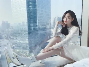 吴宣仪纯白唯美写真图片_2