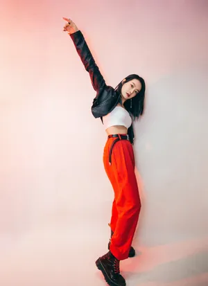 宋茜酷美皮衣时尚写真图片_2