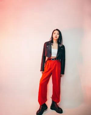 宋茜酷美皮衣时尚写真图片_6
