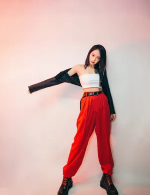 宋茜酷美皮衣时尚写真图片_8