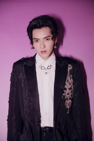 吴亦凡宫廷王子风写真图片_5