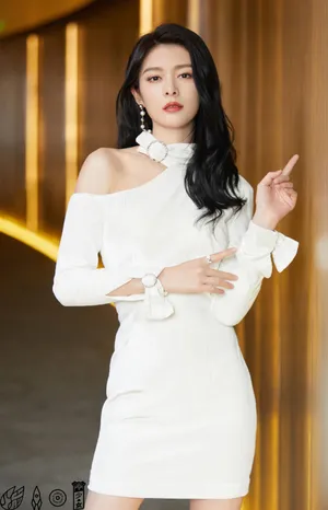 火箭少女101女团灵动优雅写真图片_3
