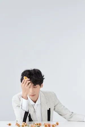 罗云熙儒雅帅气写真图片_2