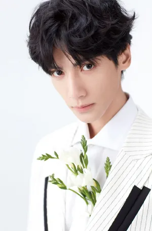 罗云熙儒雅帅气写真图片_5