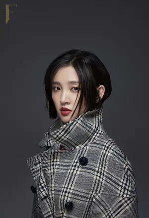 唐艺昕百变风格时尚写真图片_3