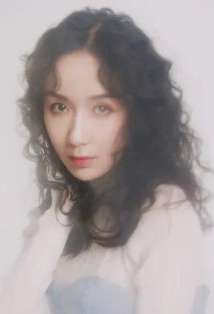 娄艺潇时尚妩媚写真大片_5