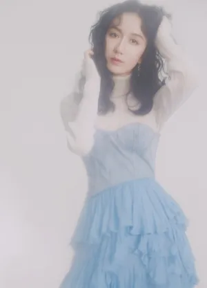 娄艺潇时尚妩媚写真大片_6