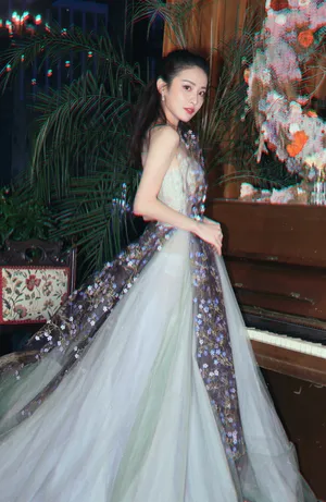 赖雨濛优雅唯美写真图片_7