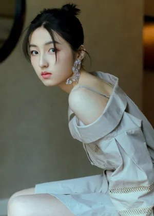 张子枫清新靓丽写真图片_2