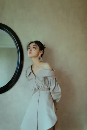 张子枫清新靓丽写真图片_8