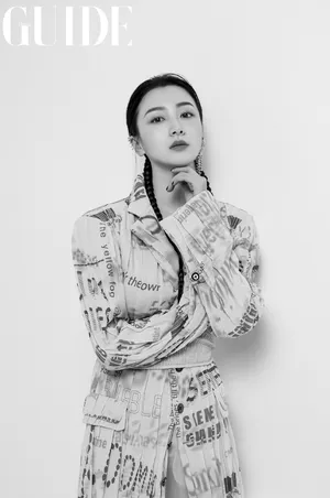 叶青时尚摩登黑白写真图片_5