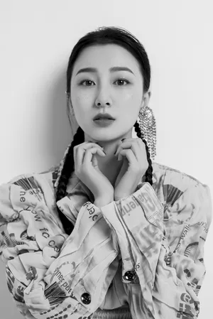 叶青时尚摩登黑白写真图片_7