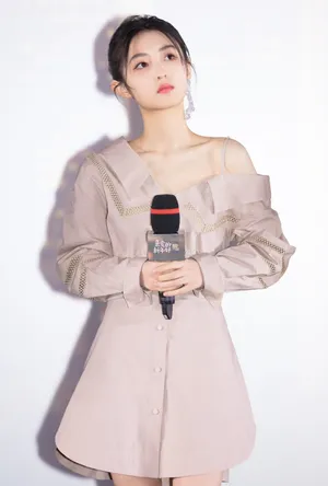 张子枫《亲爱的新年好》发布会图片_4