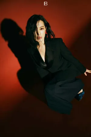 余男优雅性感写真图片_4
