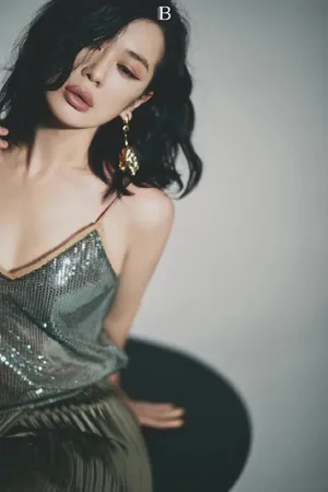 余男优雅性感写真图片_5