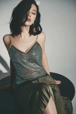 余男优雅性感写真图片_6