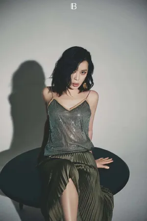 余男优雅性感写真图片_7