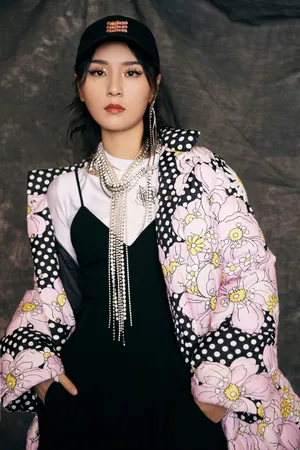 周笔畅星星雪花妆写真图片_3