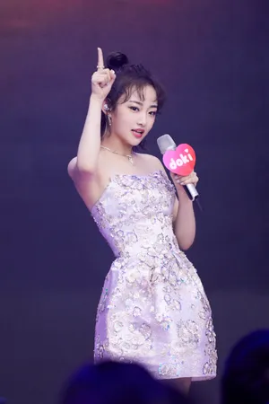吴佳怡性感迷人写真图片_5